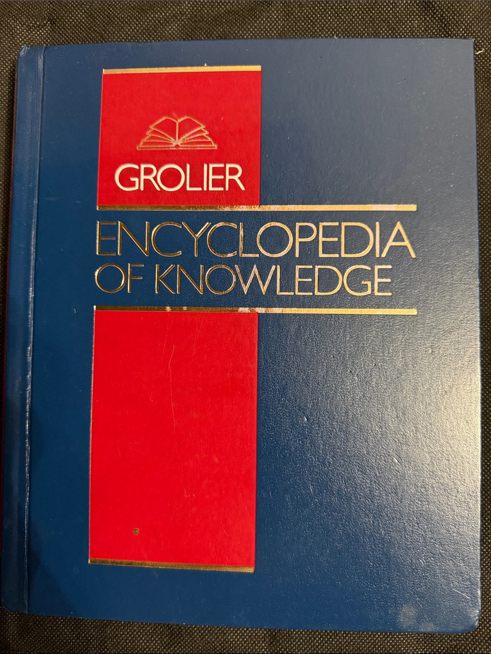 Encyclopedia Of Knowledge Volume 3 - Grolier Incorporated - 1991, Hardcover